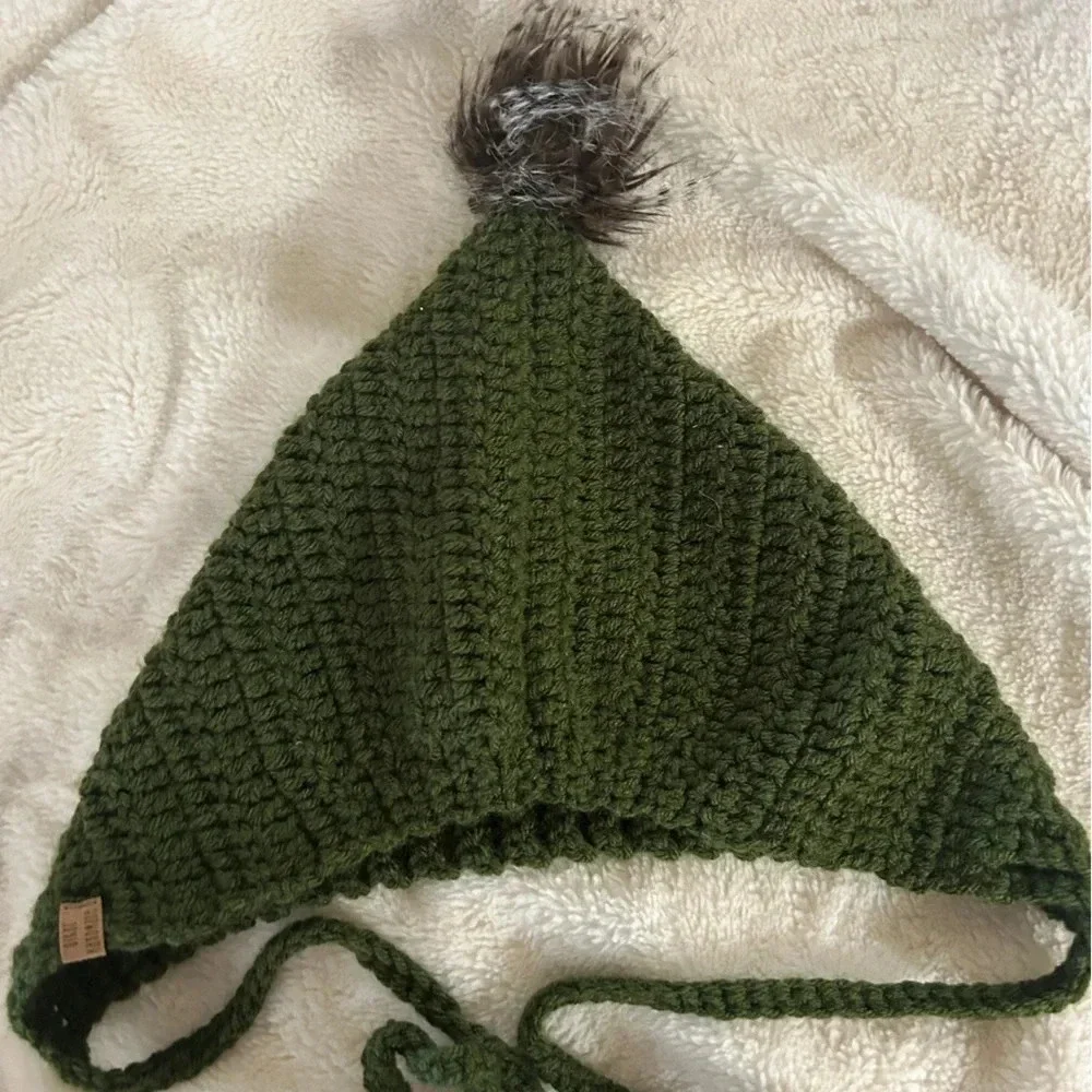 The very sweetest and gorgeously hand knit crocheted winter hat. Like new!